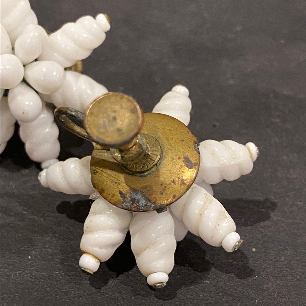 Western Germany White Beaded Star Screw Back Earring’s. - Picture 3 of 5